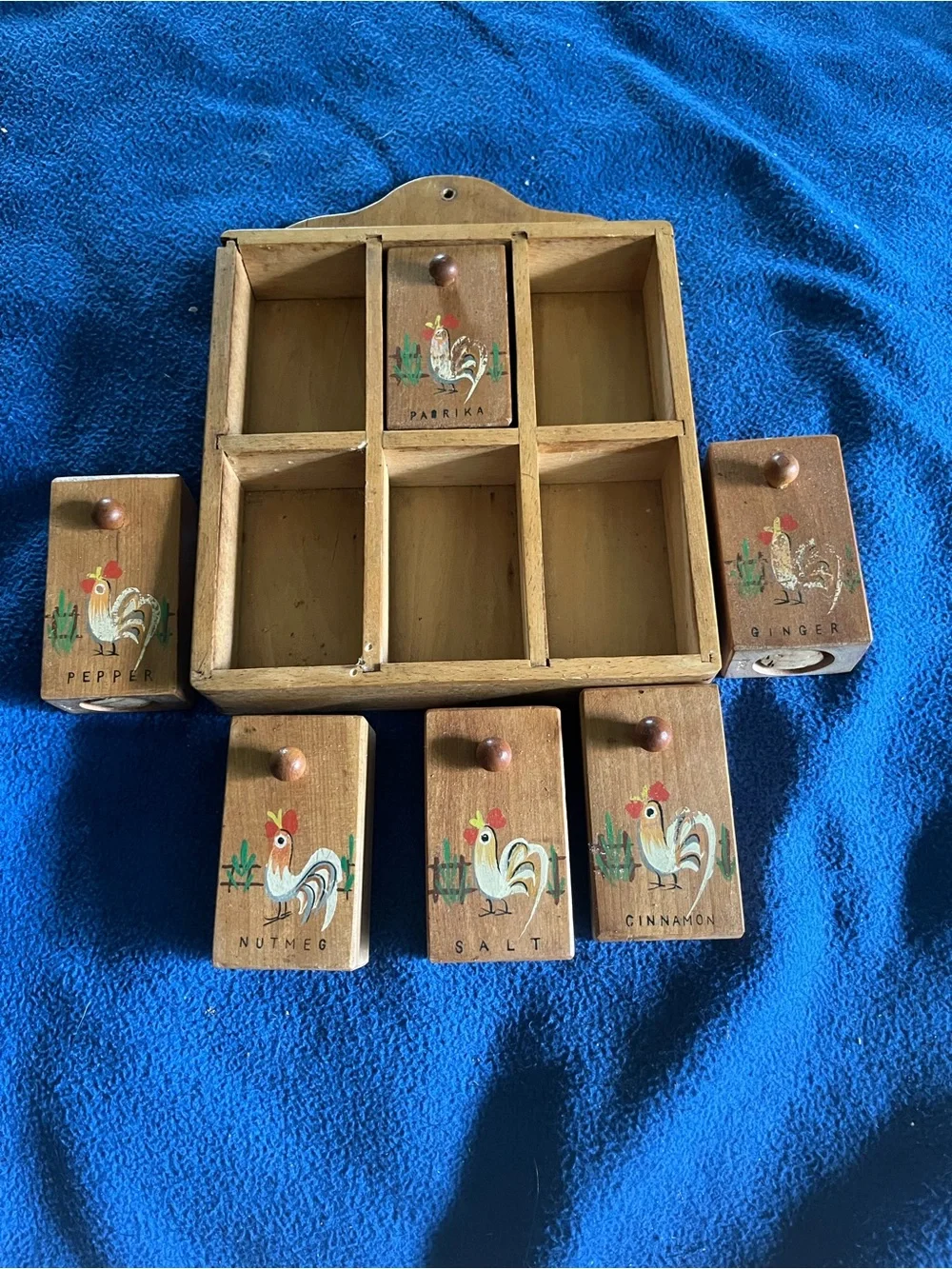 Wooden Spice Drawer Rack with Rooster Motif - Brown